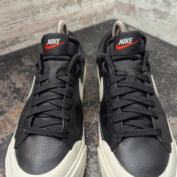 Womens Nike Court Legacy Lift Shoes Sz 6 Used DM7590 001 Black Leather - Picture 4 of 9